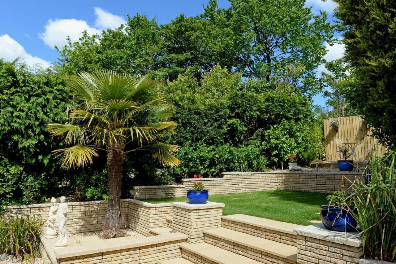 Family Bungalow With Private Pool Kilgetty Extérieur photo